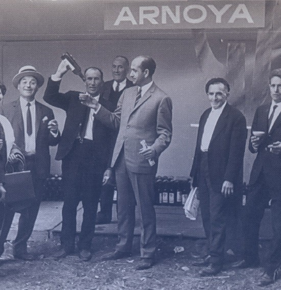 Nuestros vinos reflejan la naturalidad, la nobleza y la generosidad de su antiguo creador, eloi Lorenzo, médico rural y fundador de la bodega.